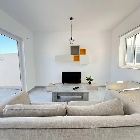 Swieqi Modern 3bdr Penthouse By Pmi Malta דירה *