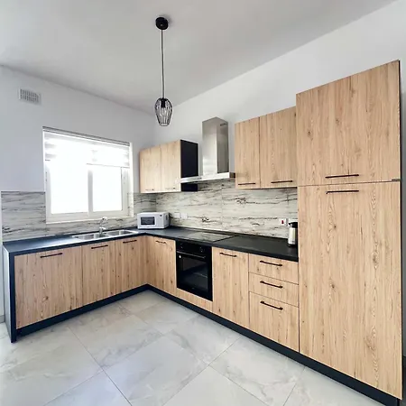 Swieqi Modern 3bdr Penthouse By Pmi Malta דירה